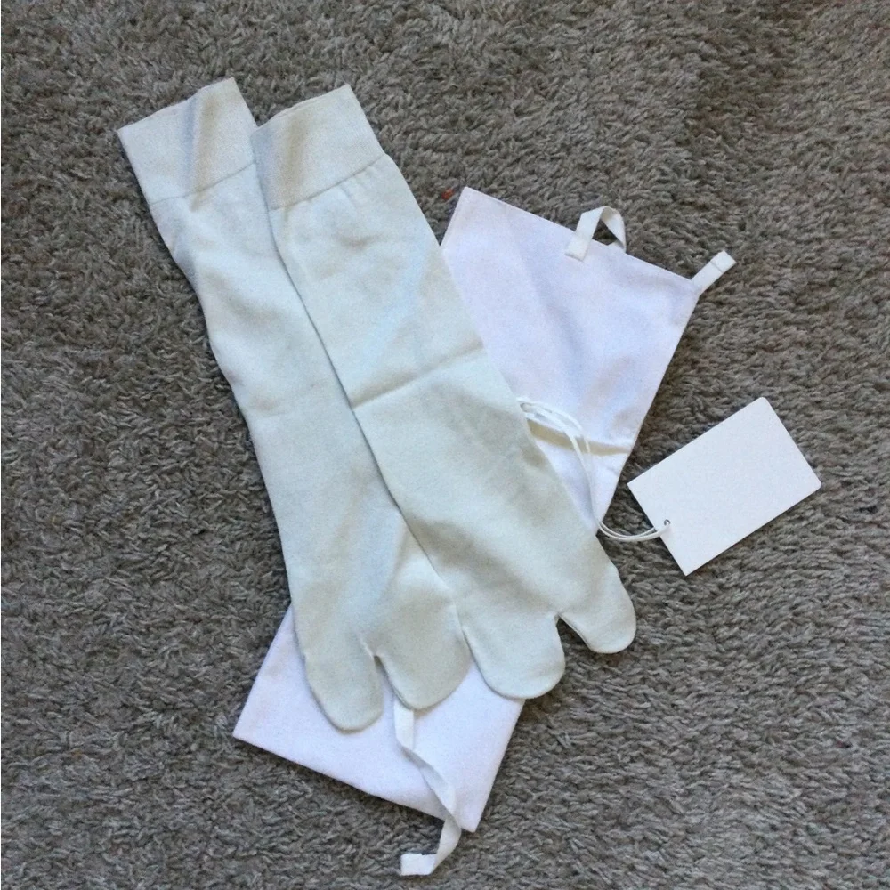 🔥🔥HOST PIC🔥🔥 Jil Sander off White Silk Split Toe Socks - Picture 10 of 13